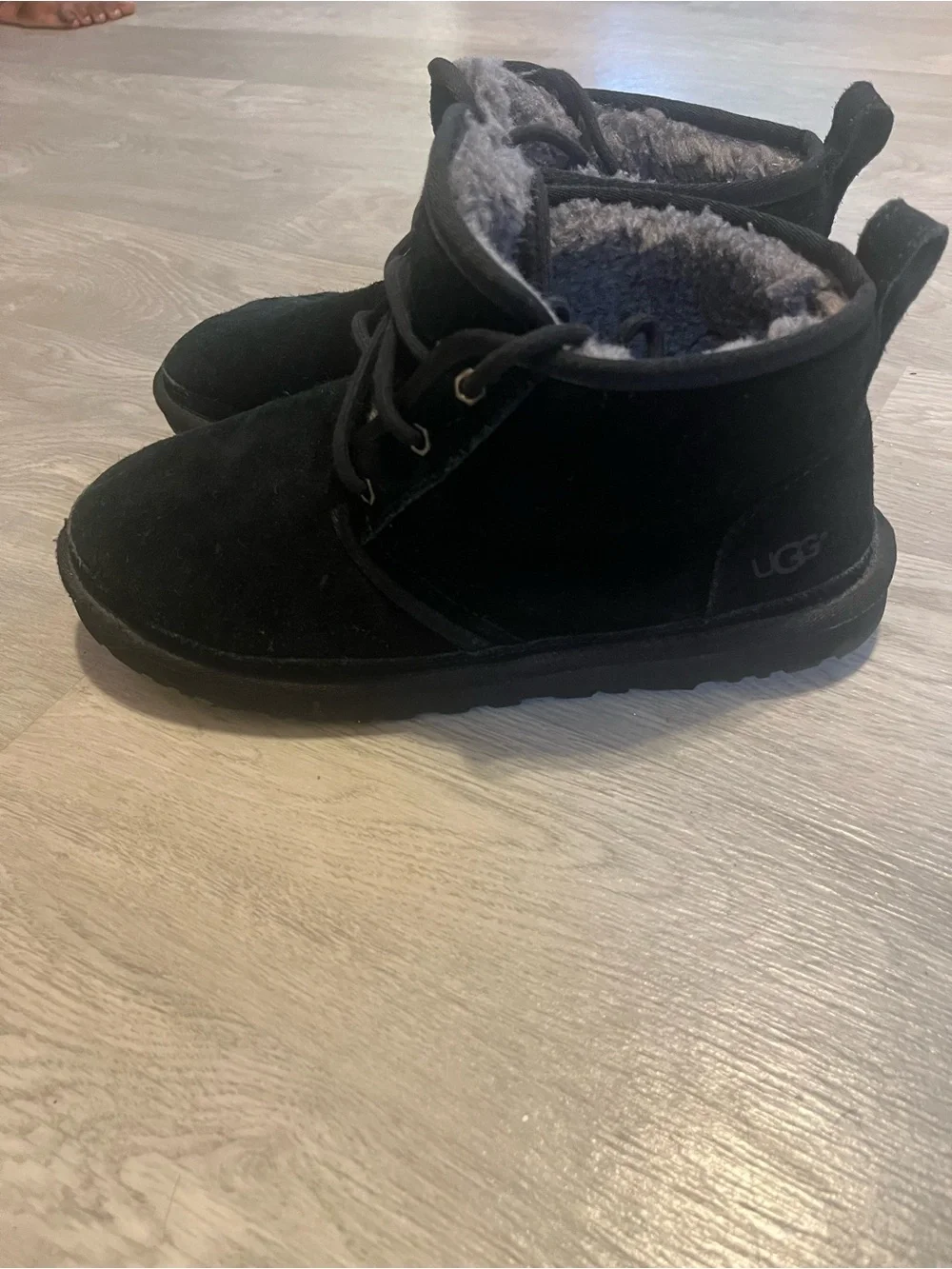 UGG Men Black Suede Lace-Up Shearling Ankle Boots‎